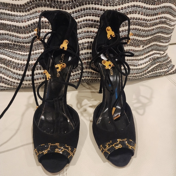 Sergio Rossi super luxurious laces up sandals, made from suede outside, leather - Picture 1 of 13